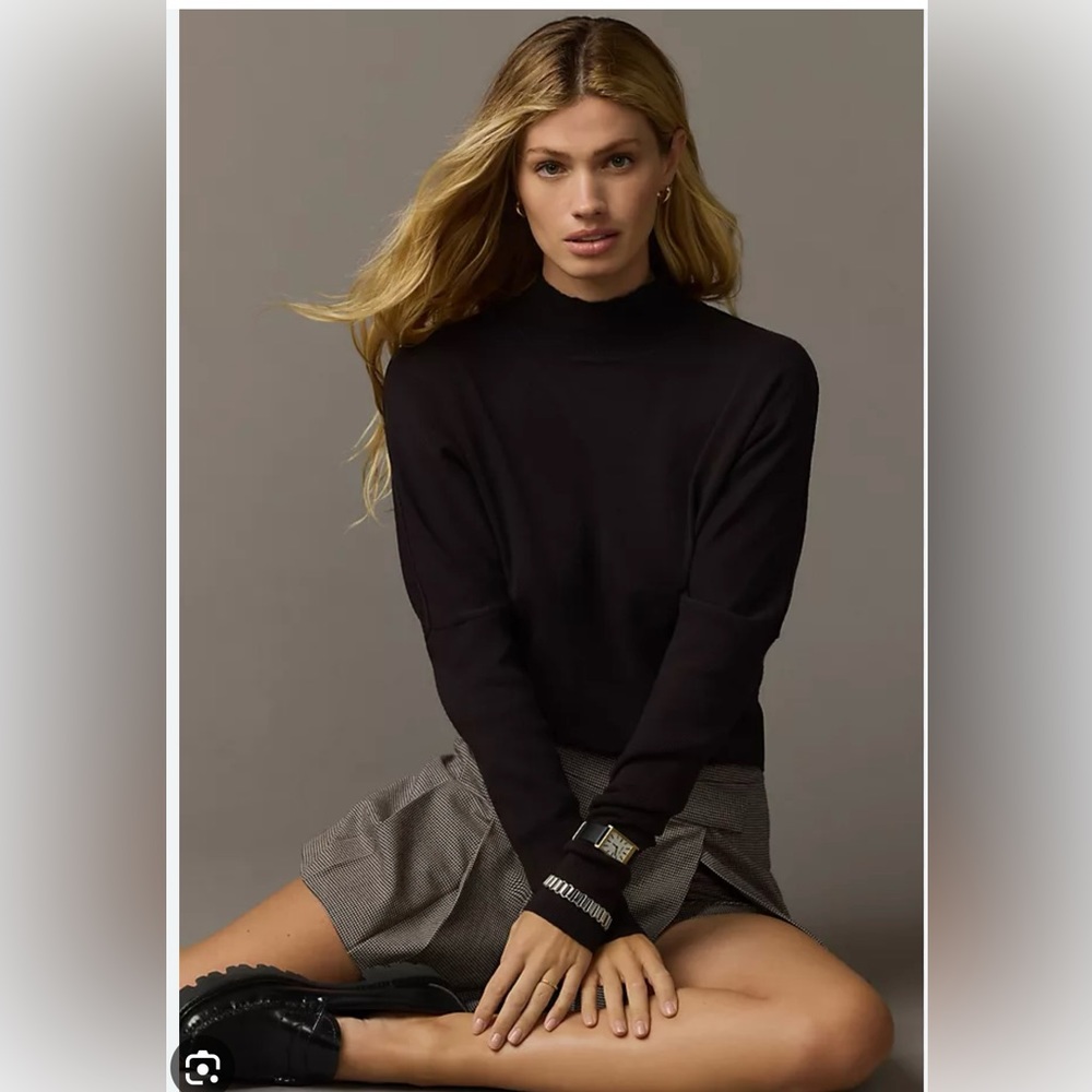 Anthropologie Pilcro Mock-Neck Batwing Cropped Sweater color black size M